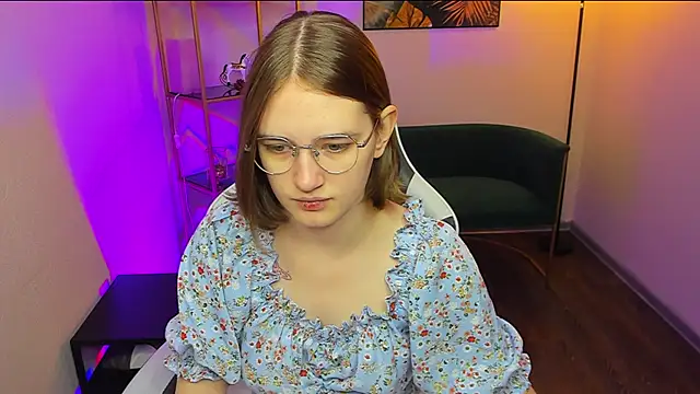 Snapshot of MiaNoon chatting on June 1, 2026, 10:28 am MiaNoon online show from June 1, 2026, 10:28 am