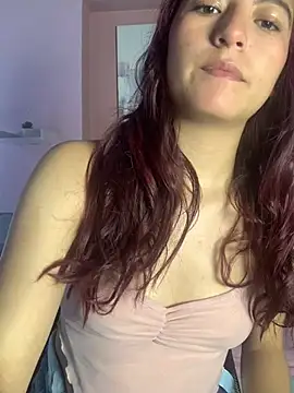 Snapshot of EveRave_Pink chatting on May 24, 2026, 1:27 pm EveRave Pink online show from May 24, 2026, 1:27 pm