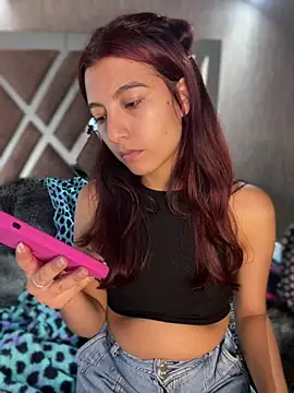 EveRave Pink online show from July 11, 2026, 4:53 pm