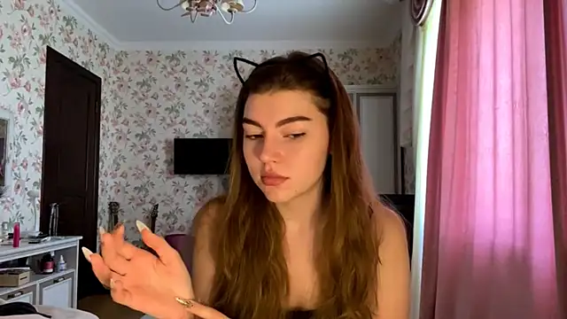 MollyAdersons online show from July 13, 2026, 7:22 am