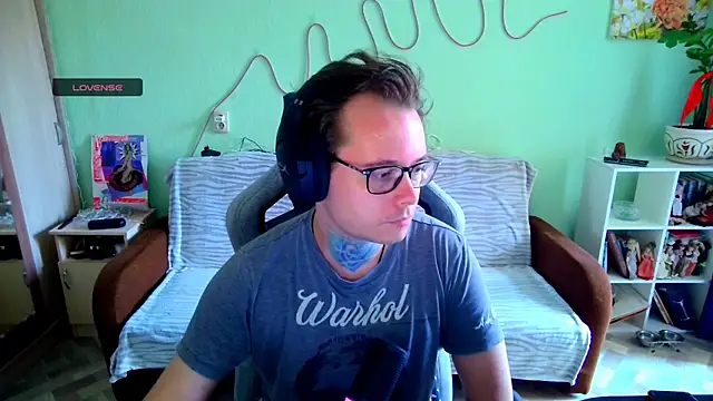 Snapshot of MeLanXolik chatting on June 13, 2026, 10:57 am MeLanXolik online show from June 13, 2026, 10:57 am