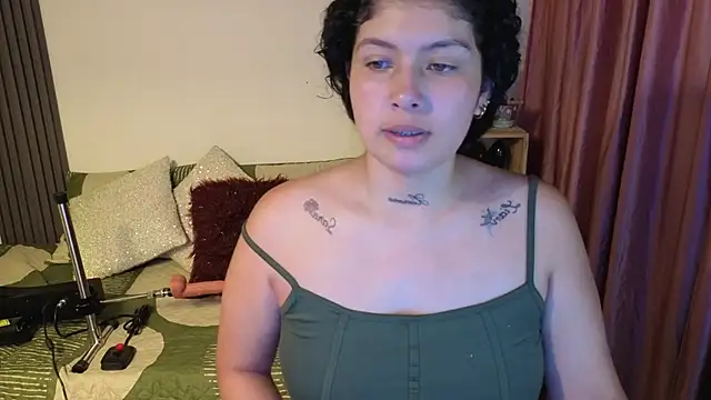 LadyVelvett online show from May 16, 2026, 2:27 pm