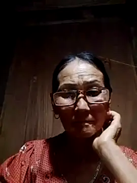 Snapshot of Magy-006 chatting on May 29, 2026, 1:42 pm Magy-006 online show from May 29, 2026, 1:42 pm