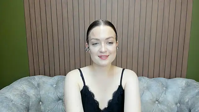 Snapshot of Mila_Richardson chatting on May 31, 2026, 7:48 am Mila Richardson online show from May 31, 2026, 7:48 am