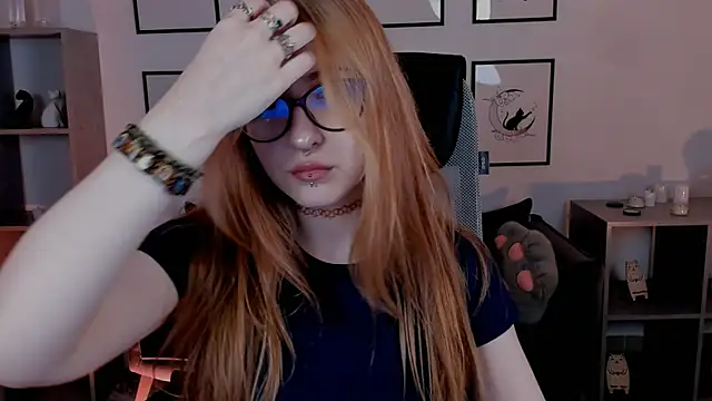 Snapshot of lanafitch chatting on May 17, 2026, 10:33 am lanafitch online show from May 17, 2026, 10:33 am