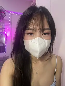 Snapshot of Lov3lily chatting on August 2, 2026, 3:21 pm Lov3lily online show from August 2, 2026, 3:21 pm