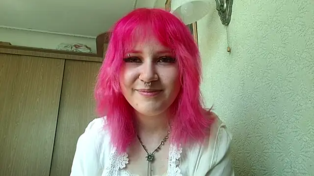 KamiBleich online show from May 18, 2026, 8:09 am