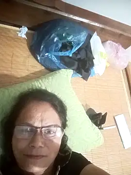 Snapshot of Vieekee chatting on May 21, 2026, 2:24 pm Vieekee online show from May 21, 2026, 2:24 pm
