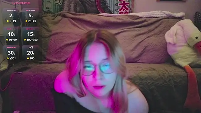 LeahBay online show from July 18, 2026, 10:57 pm