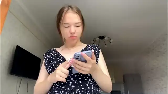 FewerCadre online show from July 8, 2026, 5:56 am