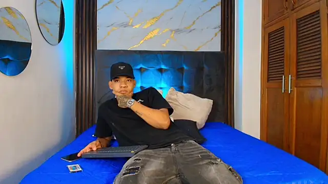 Snapshot of bick_jhonn chatting on May 13, 2026, 7:33 pm bick jhonn online show from May 13, 2026, 7:33 pm
