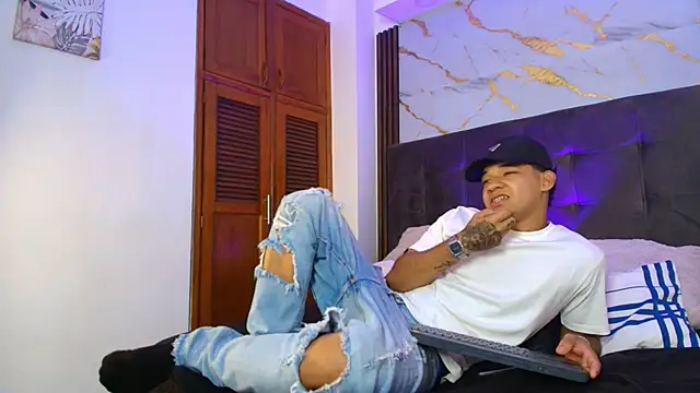 Snapshot of bick_jhonn chatting on May 14, 2026, 7:09 pm bick jhonn online show from May 14, 2026, 7:09 pm