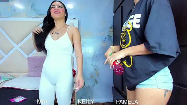 Snapshot of Three-Angels-Fantasy chatting on May 28, 2026, 6:27 pm Three-Angels-Fantasy online show from May 28, 2026, 6:27 pm
