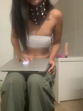 PoussiereOrientale online show from June 3, 2026, 10:48 pm
