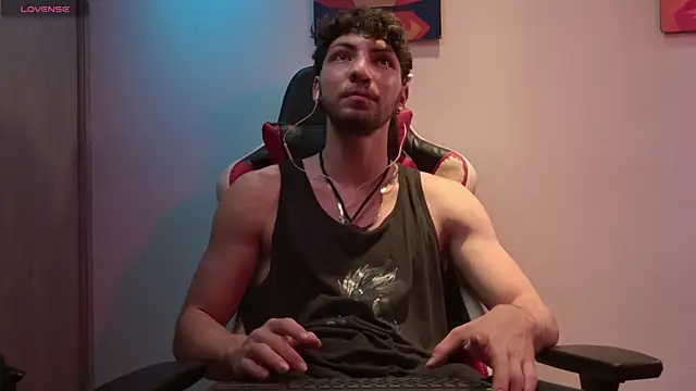Noah Oliveira  online show from May 27, 2026, 9:56 pm