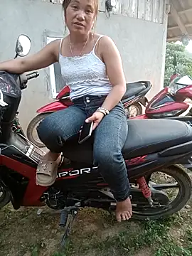 jenene99 online show from May 17, 2026, 10:55 am