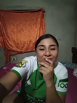 Snapshot of noemy-25 chatting on May 27, 2026, 4:09 am noemy-25 online show from May 27, 2026, 4:09 am