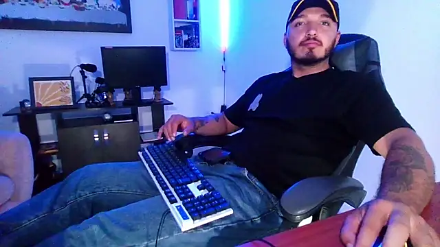 Thiago 420 online show from May 15, 2026, 11:01 pm