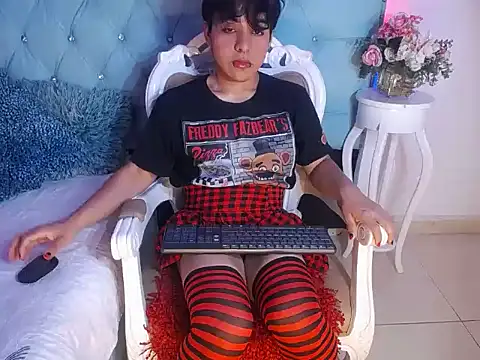 Snapshot of Tiff_Styless chatting on May 19, 2026, 7:09 pm Tiff Styless online show from May 19, 2026, 7:09 pm
