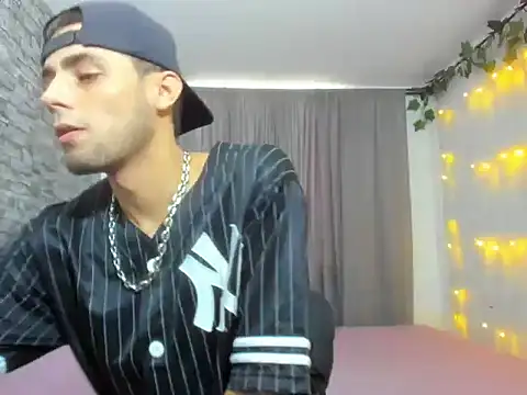 AlexBunny  online show from May 18, 2026, 7:52 pm