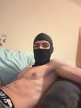 Snapshot of Z-man- chatting on May 14, 2026, 11:22 pm Z-man- online show from May 14, 2026, 11:22 pm