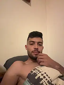 Snapshot of Z-man- chatting on July 4, 2026, 11:22 pm Z-man- online show from July 4, 2026, 11:22 pm