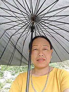 Snapshot of lili_anhh chatting on May 23, 2026, 2:39 am lili anhh online show from May 23, 2026, 2:39 am