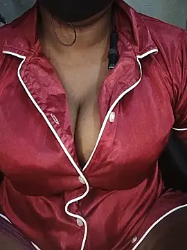 Snapshot of salonibaby12 chatting on May 15, 2026, 7:43 pm salonibaby12 online show from May 15, 2026, 7:43 pm