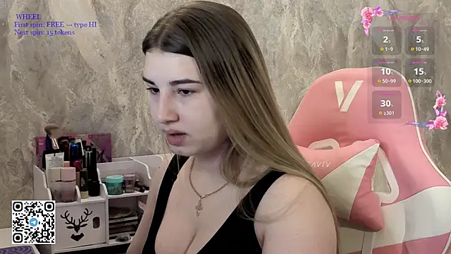 softiekitty online show from May 18, 2026, 3:18 pm