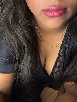 shivani099 online show from May 21, 2026, 10:17 pm