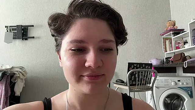 LizCumens online show from May 15, 2026, 11:12 pm
