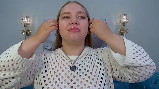 DianaKristol online show from July 1, 2026, 8:27 am