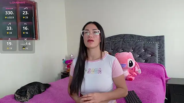 Snapshot of cami_suarez chatting on May 29, 2026, 12:36 pm cami suarez online show from May 29, 2026, 12:36 pm