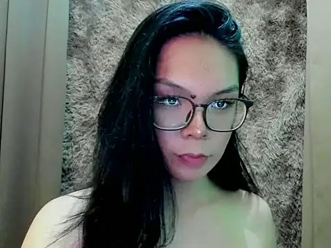 mamacitttaa online show from July 11, 2026, 7:33 am