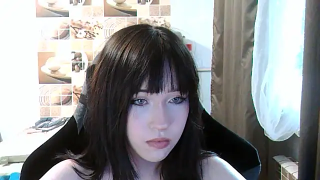 NoirEva online show from June 18, 2026, 4:33 pm