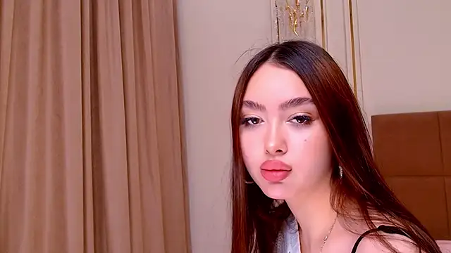 maddie perezz online show from May 24, 2026, 7:41 pm