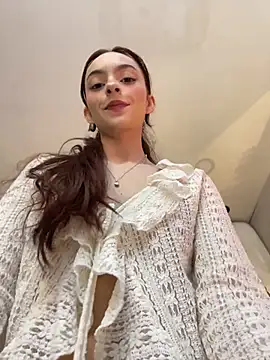 LucianaAriaas online show from May 20, 2026, 7:53 pm