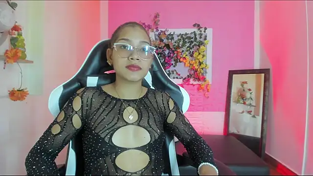 Scarlett Lune online show from May 28, 2026, 7:11 pm