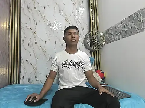 lonjitas twink hot online show from May 28, 2026, 1:58 am