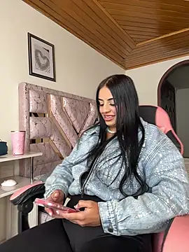 Snapshot of BaByBooo69 chatting on May 23, 2026, 2:43 pm BaByBooo69 online show from May 23, 2026, 2:43 pm