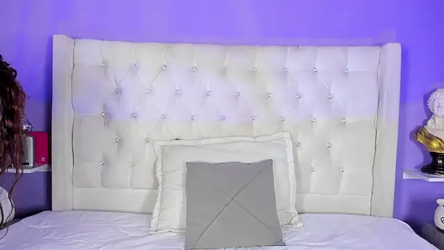 candy queens  online show from July 2, 2026, 8:37 pm