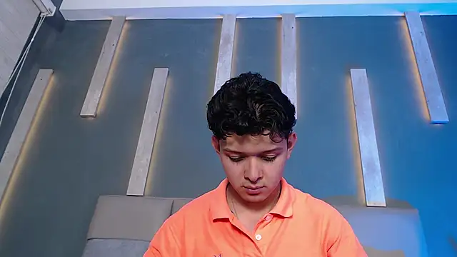 TiagoRussh online show from May 19, 2026, 7:09 pm