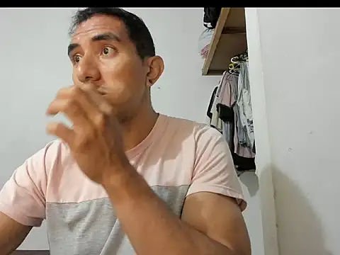 Snapshot of aquiles04 chatting on May 22, 2026, 1:24 am aquiles04 online show from May 22, 2026, 1:24 am
