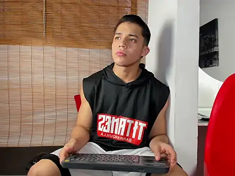 Snapshot of rocco_gym chatting on May 30, 2026, 8:06 pm rocco gym online show from May 30, 2026, 8:06 pm