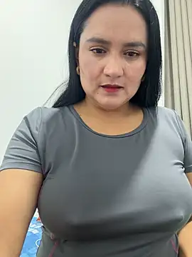 Snapshot of rousee69_ chatting on May 27, 2026, 11:02 pm rousee69 online show from May 27, 2026, 11:02 pm