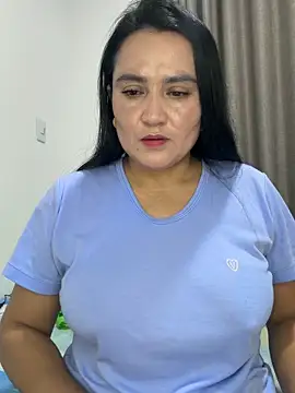 Snapshot of rousee69_ chatting on May 30, 2026, 5:04 am rousee69 online show from May 30, 2026, 5:04 am