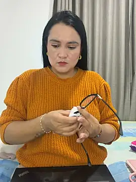 Snapshot of rousee69_ chatting on May 30, 2026, 11:57 pm rousee69 online show from May 30, 2026, 11:57 pm