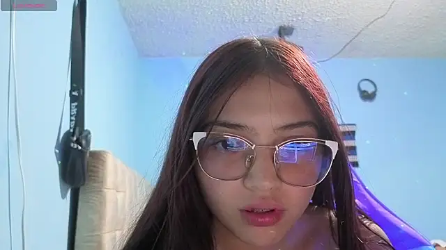 nina hot59 online show from May 18, 2026, 2:51 am