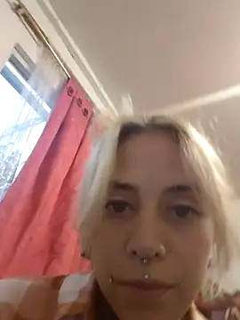 sofigirlgold online show from May 16, 2026, 10:52 pm