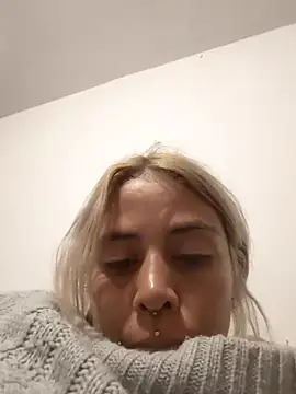 sofigirlgold online show from May 22, 2026, 12:29 am